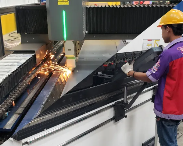 laser cutting dan bending proses