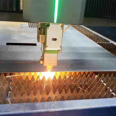 proses laser cutting
