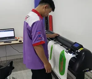 proses finishing cutting sticker proses finishing cutting sticker